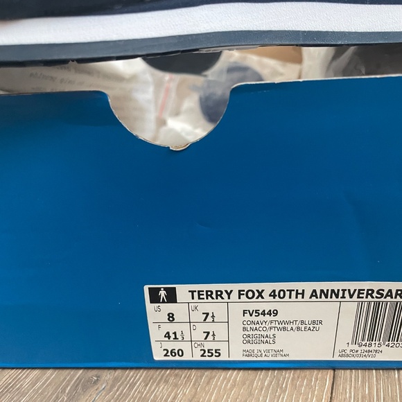 M8/W9.5  Adidas Terry Fox 40th Anniversary Gazelle - New in box - Picture 6 of 7